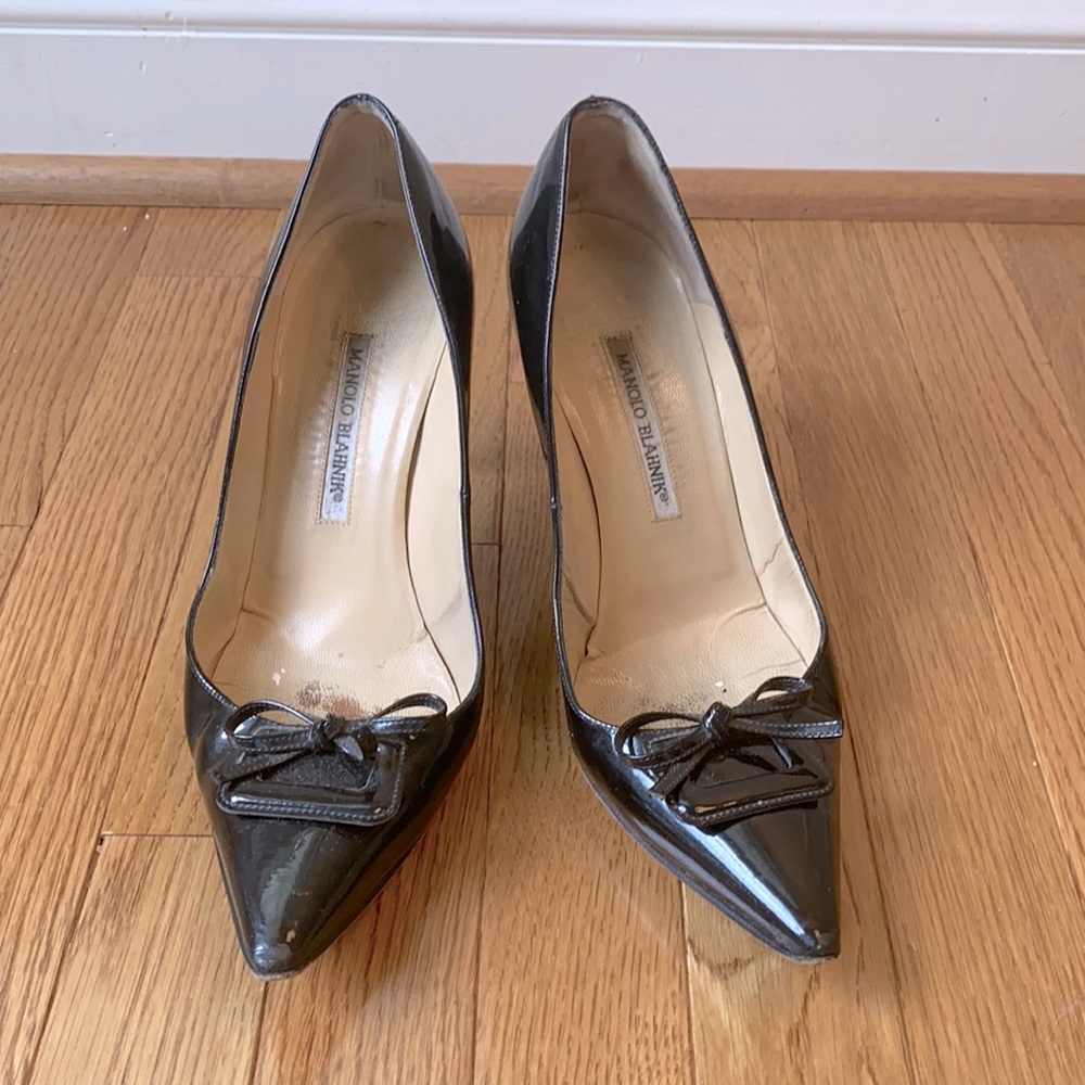 Gorgeous Manolo Black Patent Heels